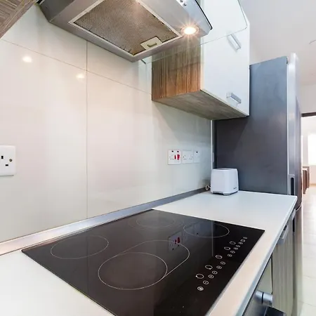 Pc3- Centrally Located Apt-close To Apartment Msida