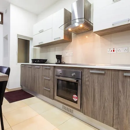 Pc3- Centrally Located Apt-close To Apartment Msida