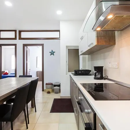 Apartment Pc3- Centrally Located Apt-close To *