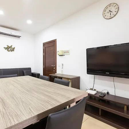 Apartment Pc3- Centrally Located Apt-close To Msida