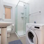Pc3- Centrally Located Apt-close To Apartamento