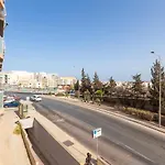 Pc3- Centrally Located Apt-close To Apartamento